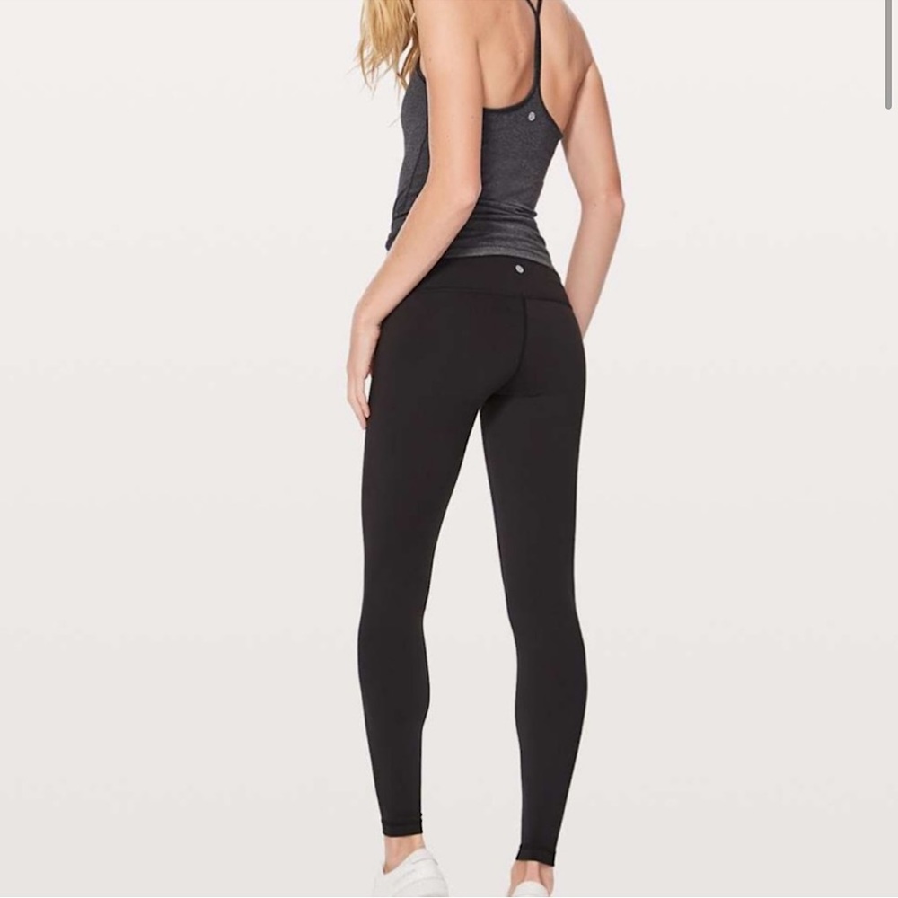 Lululemon Wunder Under Leggings, great condition! black size 6